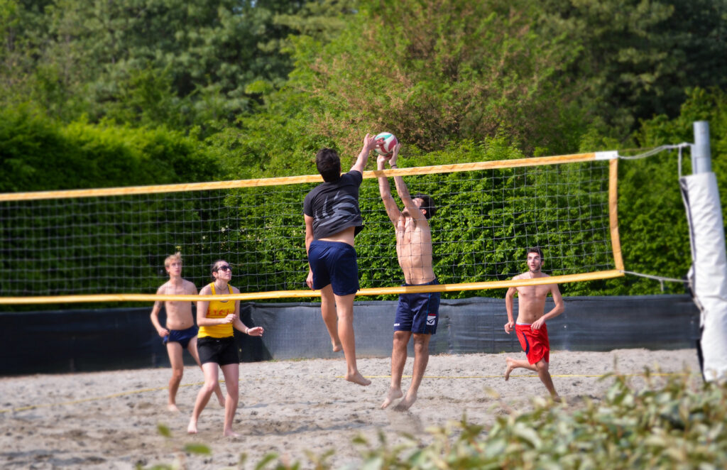 Beach tennis, beach volley